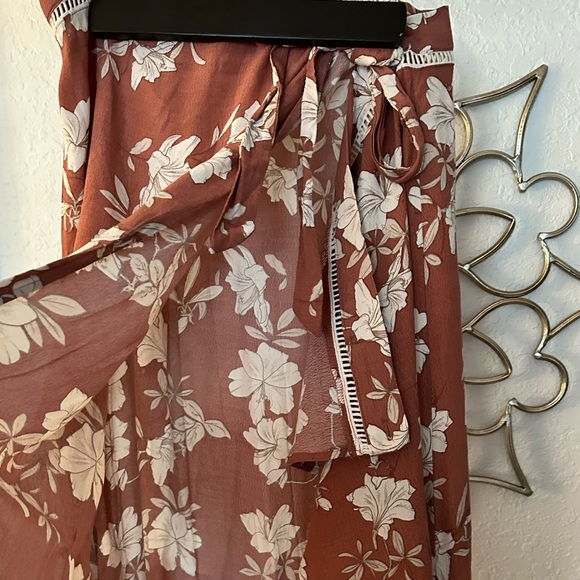 Floral wrap skirt - Picture 2 of 3